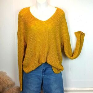 Moon & Madison long-sleeve mustard yellow sweater with a twist back detail (L)